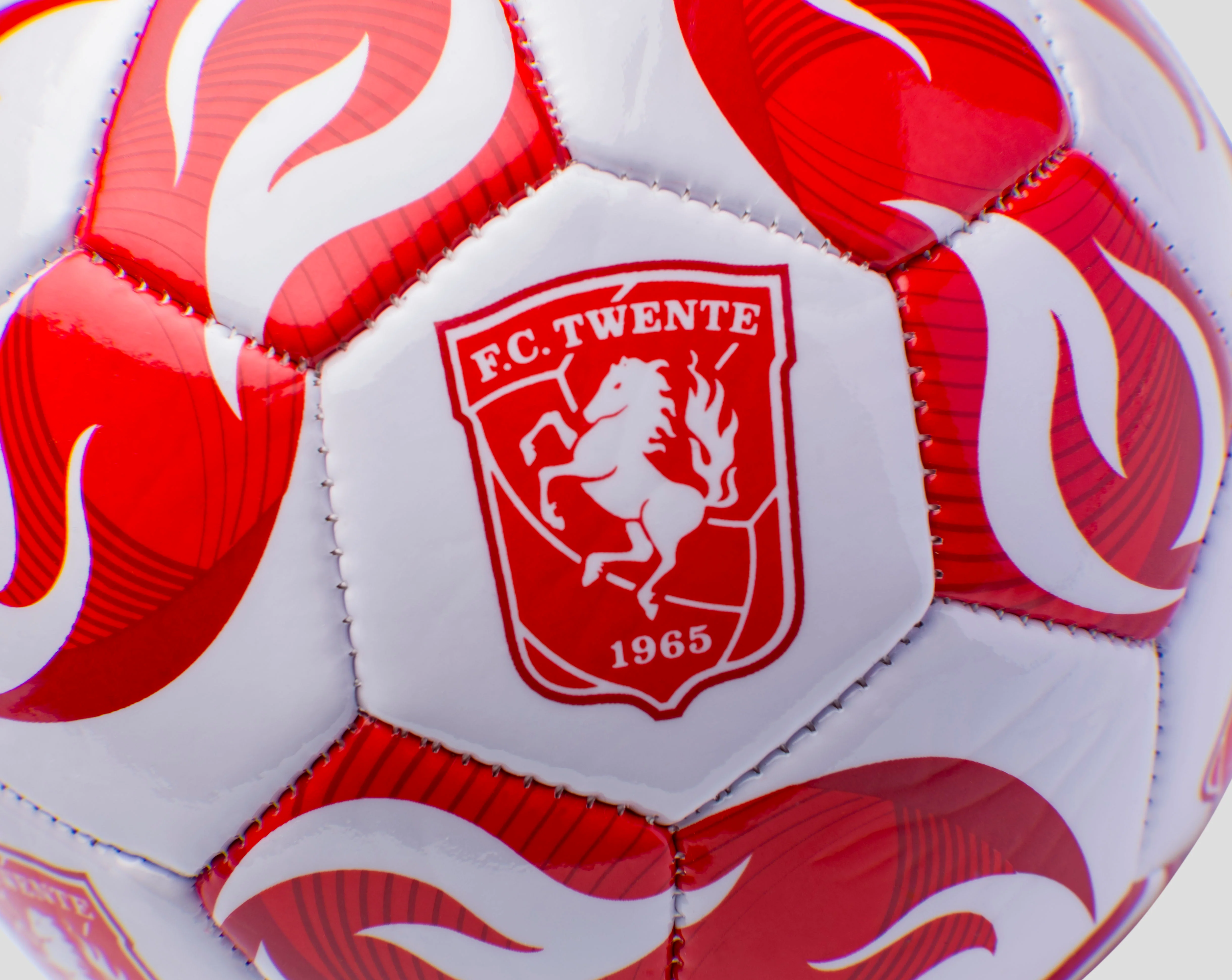 Techniek Bal aan touw Flame, rood/wit